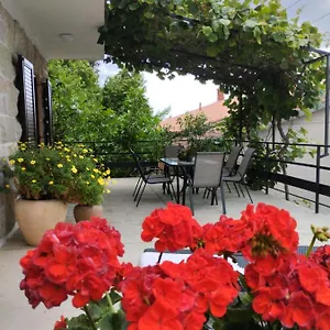 apartments-laura-cozy-and-affordable.in-istria.net/